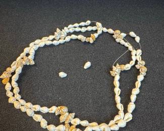 Vintage Cowrie Shell Necklace Lei