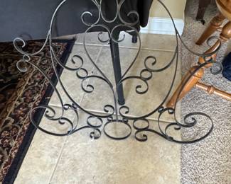 Wrought Iron Heart-Shaped Plant Stand