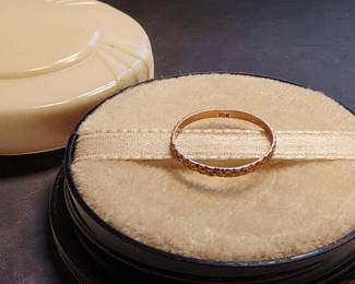 Tiny 10K Baby's Ring