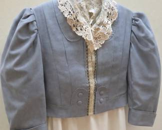 Antique Dress of a woman born in 1888