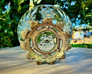 Vintage MEMENTOS Starburst pattern dish with decorative gold-colored metal base