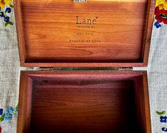 LANE Tiny Cedar Chest 