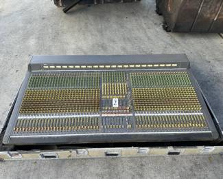 Yamaha PM4000 Mixing Console PM4000m