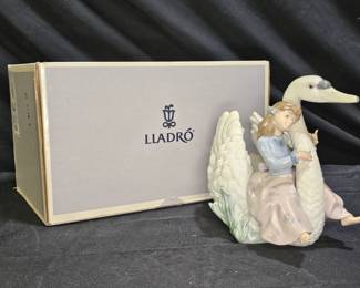  Lladró Porcelain Swan Song Girl Riding Swan 5704 
