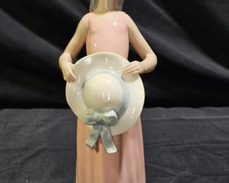 Lladró 5008 The Dreamer or Pamela Plantada
