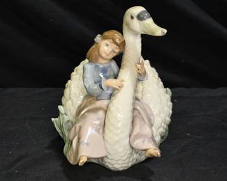  Lladró Porcelain Swan Song Girl Riding Swan 5704 
