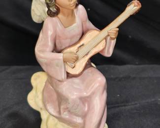 Lladró 2196 "Heavenly Solo" Angel with Guitar
