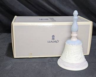 Lladró #17542 "Eternal Love" Limited Edition Bell
