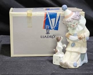  Lladro #5279 "Pierrot with Concertina"
