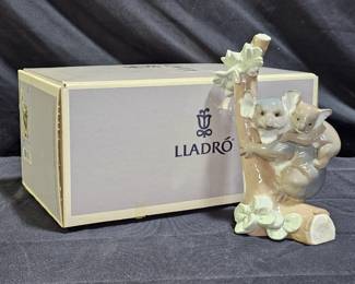 Lladró 5461 "Koala Love" figurine Retired

