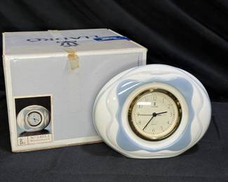 Lladró 5653 "Avila Clock" battery-op desk clock
