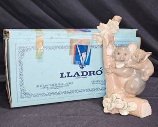 Lladró 5461 "Koala Love" figurine
