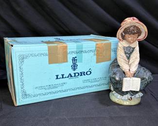 Lladró 2155 figurine Dozing