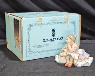  Lladró #5389 "Deep in Thought" (Flamenco Dancer G)
