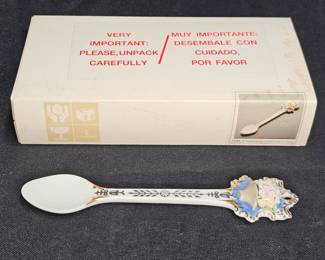 LLADRO Caprichos Spoon Flower Bouquet #1548.3

