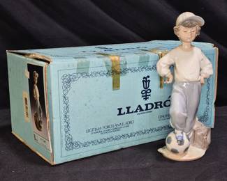 Retired Lladró Starting Forward" figurine #7605
