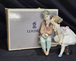 Lladró "Ten and Growing" #01007635
