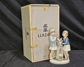 Lladró "Tee Time" figurine (#5675)
