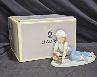 Retired Lladró #7619, titled "All Aboard"
