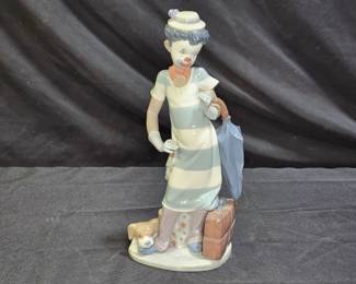 Lladró #5838 "On the Move" (or Payasito de Viaje)
