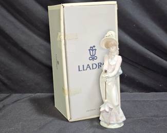 Lladró "Spring Bouquets" figurine #7603 Retired
