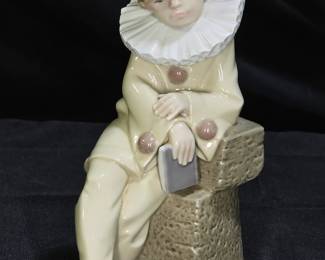Lladró 5203 figurine "Little Jester"
