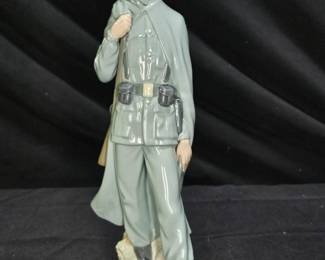 Lladró Spanish Policeman figurine #4889
