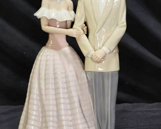  Lladró 5540 'An Evening Out' Figurine 5540 Signed

