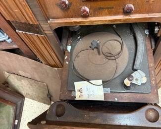 #126	Air Chief Tub Radio (as is unknown Condition) w/turntable - 27x16x39	 $60.00 			