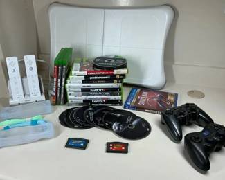 Video Game Nintendo Wii, Xbox 360  Xbox One Games with Controllers