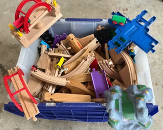 Large Wooden Train Track Lot w  Bridges, Trains  Accessories