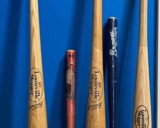 Louisville Slugger Wood Baseball Bat Lot  Multiple Full Size  Youth Bats