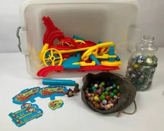 Mooses Mighty Beanz Racetrack Game Sign with Large Lot of Mighty Beanz