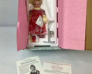 Madame Alexander Cinderella Porcelain Doll with Box  Certificate