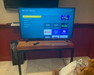 Hisense 50 Roku Smart LED TV  Model 50H4D with Remote With Table 