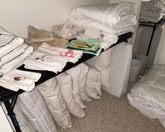 Pillows/linens