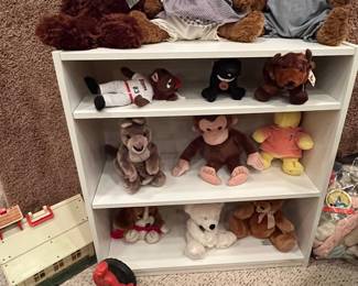 Stuffed animalsToys including some vintage