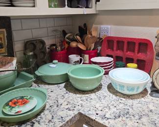 2000 Jadeite bakeware 