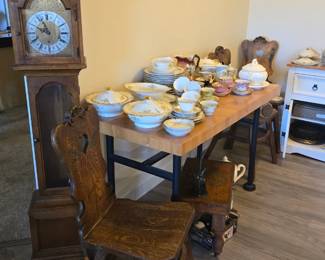Butcher block table, China, clock 