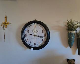 Large wall clock, pottery wall pockets