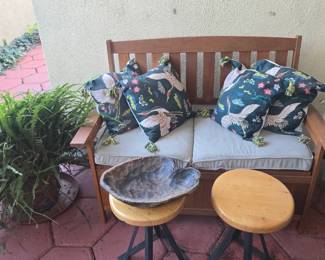 Outdoor furniture & decor 