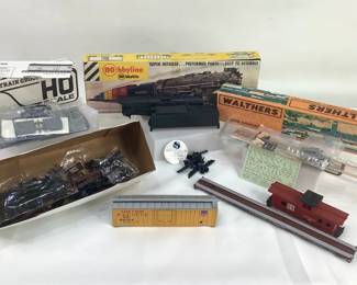 HO Scale Model Train Car Kits