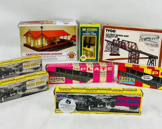 HO Scale Model Train Bridges and Freight Station