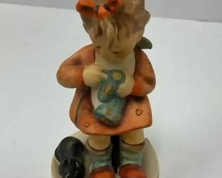 Mothers Helper by Hummel 133 