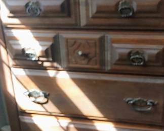 Chest of drawers