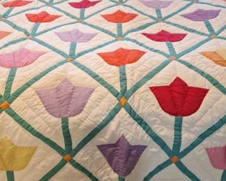 Hand stitched beautiful vintage tulip quilt