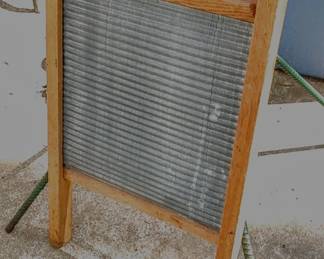 Gull size..VINTAGE NATIONAL WASHBOARD COMPANY No 134 The Universal Chicago Made In USA