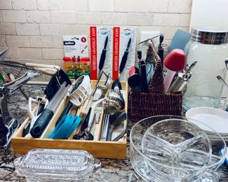 Large Selection of Kitchen Utensils/Cookware and Appliances.