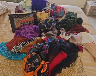 JB134Assorted Scarves And Hat Box