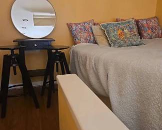 JB121Bedtime With Mattress, Bedding And Accessories 